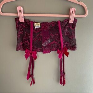 80s Lily of France Laced Garter Belt